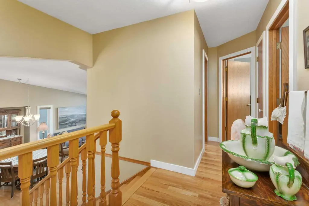 19 Donnelly Crescent Red Deer AB T4R 2K4