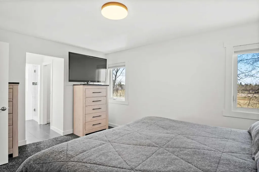 6005 Ash Street Olds AB T4H 1K8