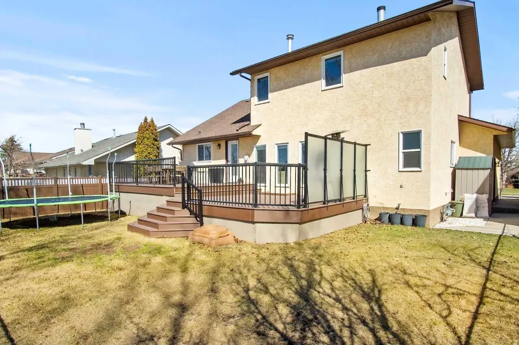 6005 Ash Street Olds AB T4H 1K8
