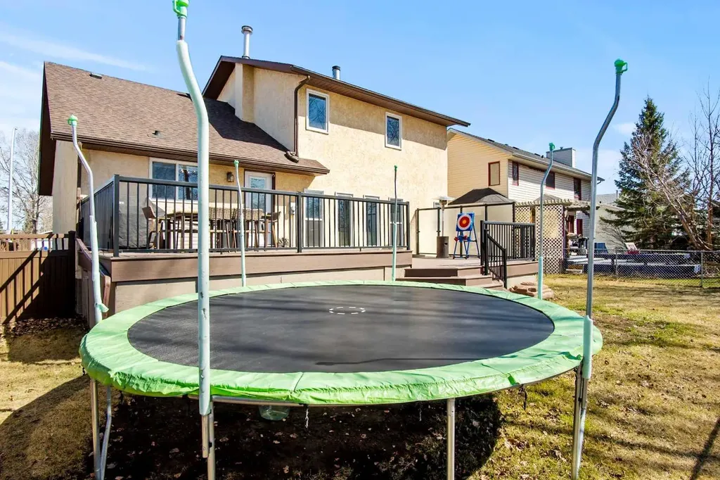 6005 Ash Street Olds AB T4H 1K8