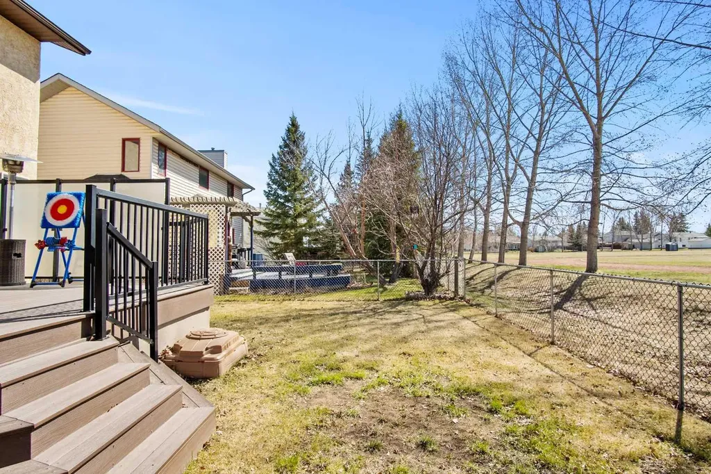 6005 Ash Street Olds AB T4H 1K8
