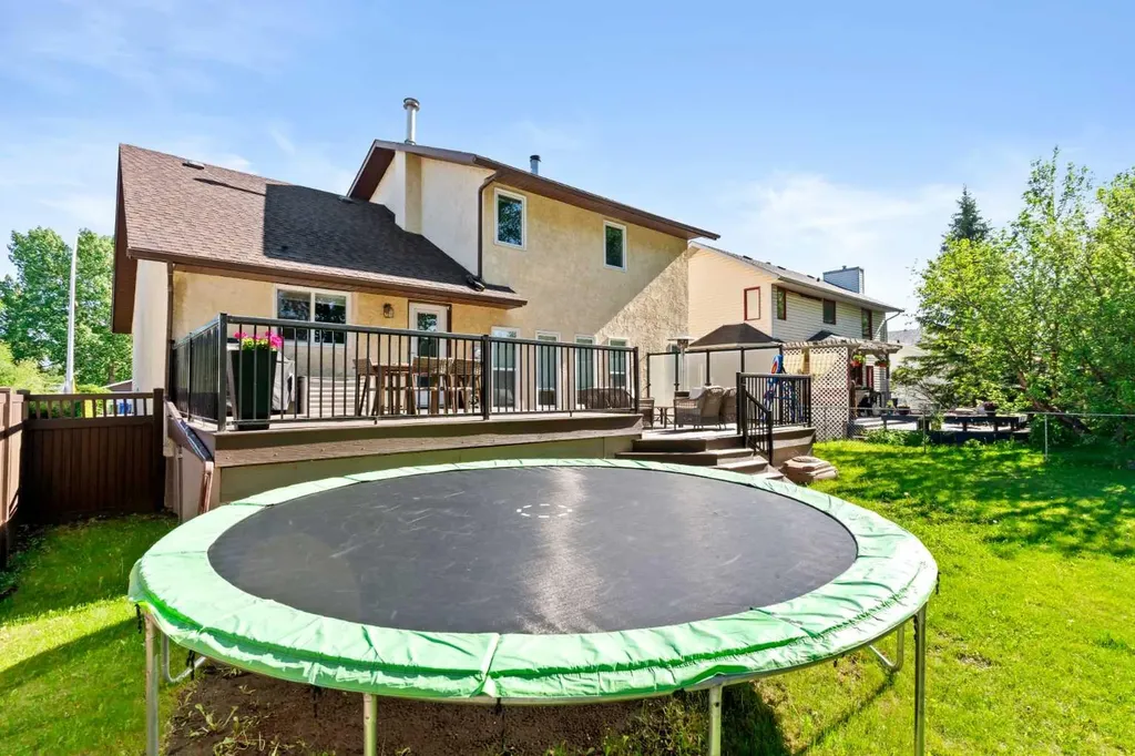 6005 Ash Street Olds AB T4H 1K8