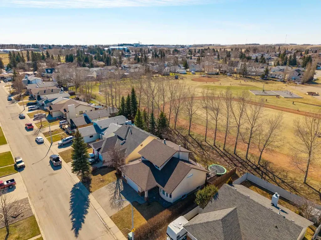 6005 Ash Street Olds AB T4H 1K8