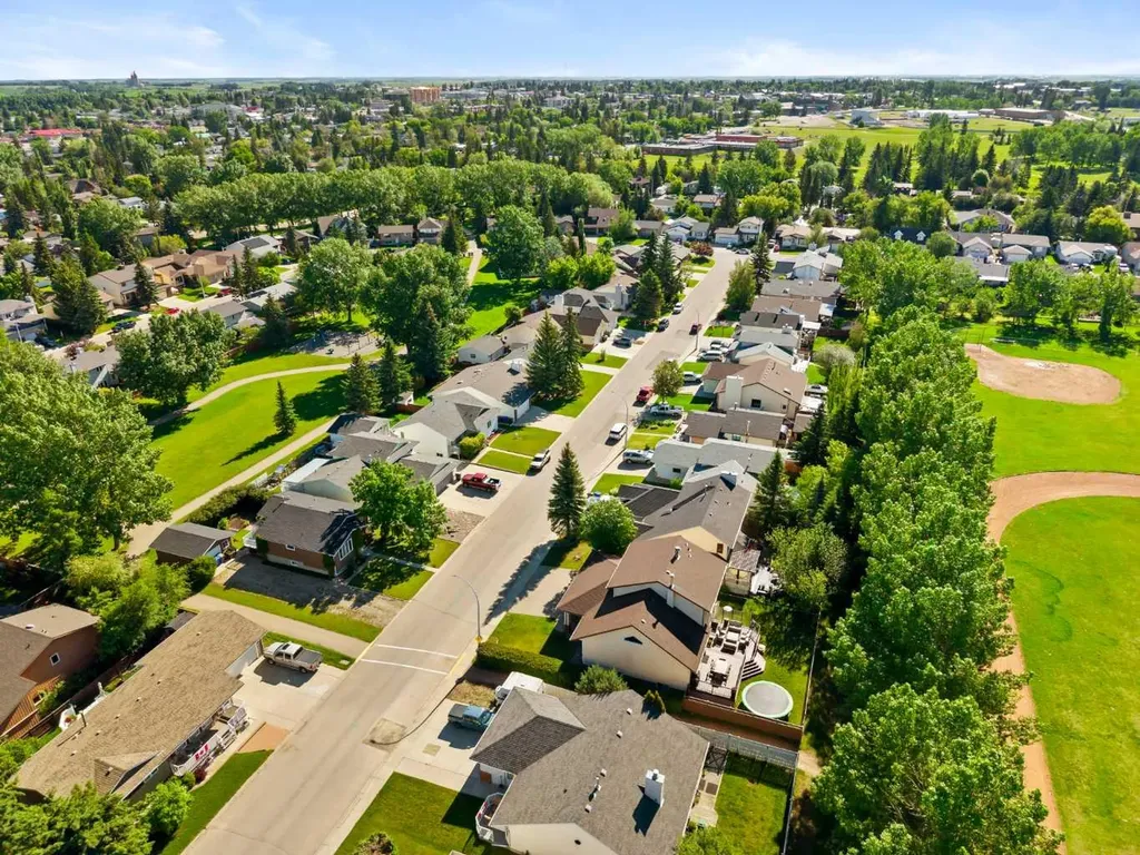 6005 Ash Street Olds AB T4H 1K8