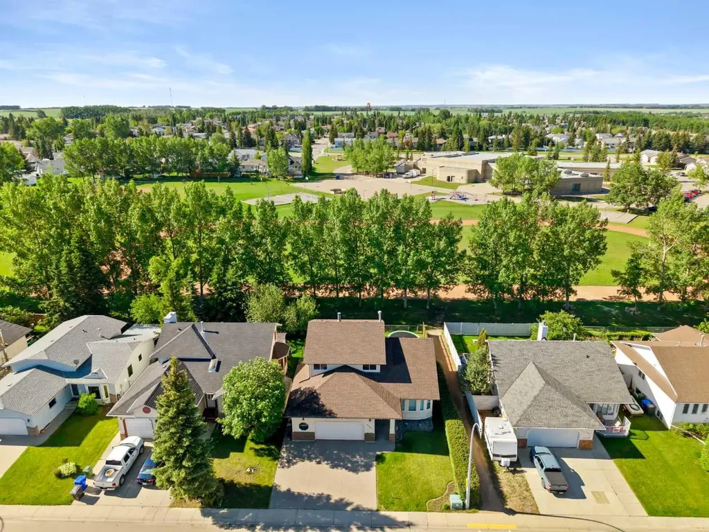 6005 Ash Street Olds AB T4H 1K8