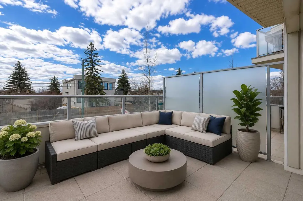 119 19 Street NW Calgary AB T2N2S7