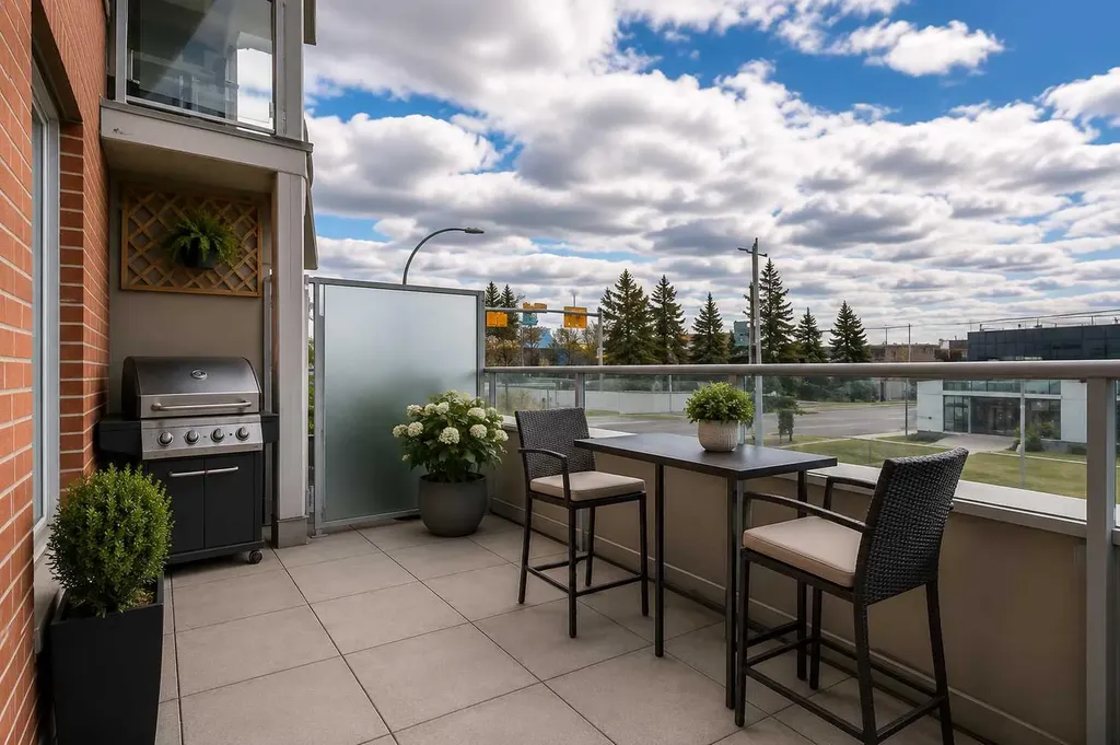 119 19 Street NW Calgary AB T2N2S7