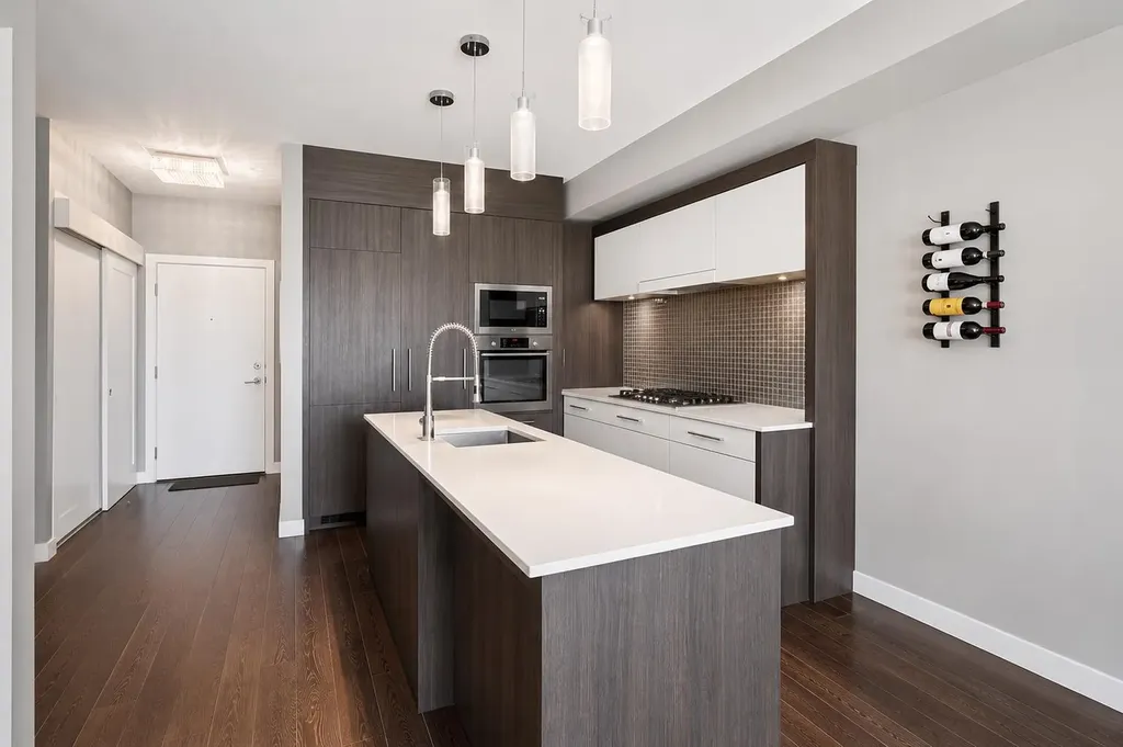 119 19 Street NW Calgary AB T2N2S7