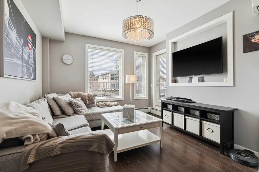 119 19 Street NW Calgary AB T2N2S7