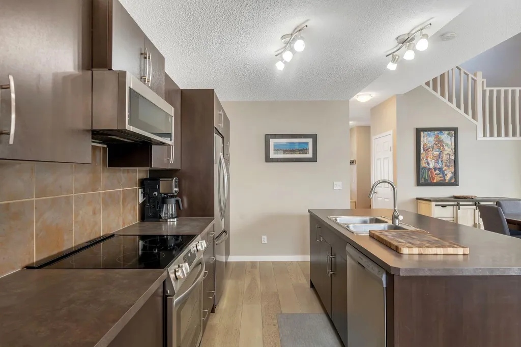 27 River Heights Crescent Cochrane AB T4C 0J3