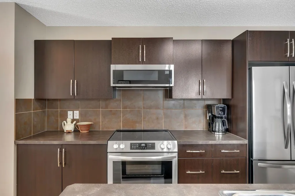 27 River Heights Crescent Cochrane AB T4C 0J3