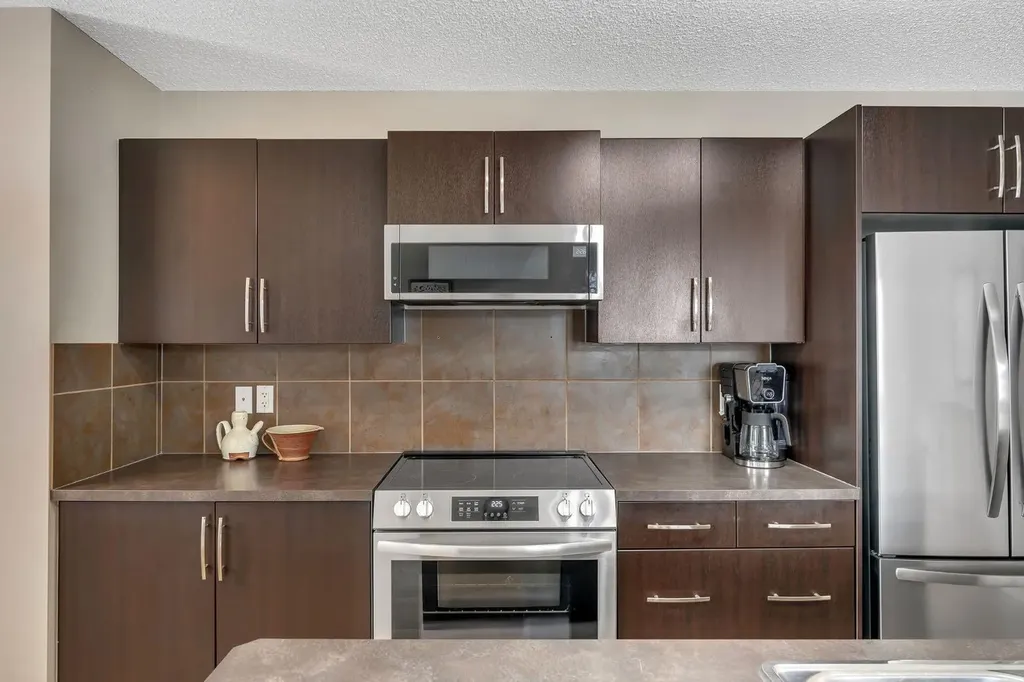 27 River Heights Crescent Cochrane AB T4C 0J3