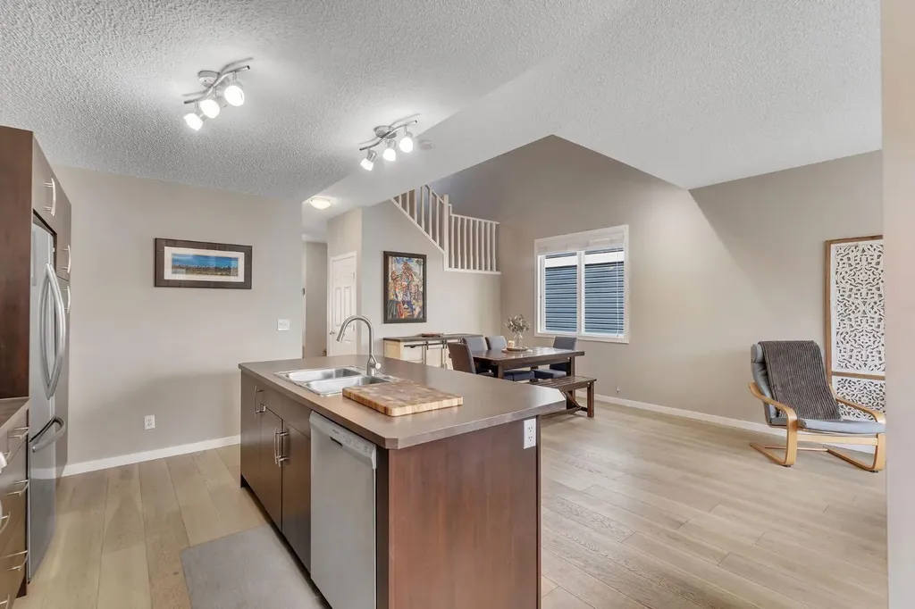 27 River Heights Crescent Cochrane AB T4C 0J3