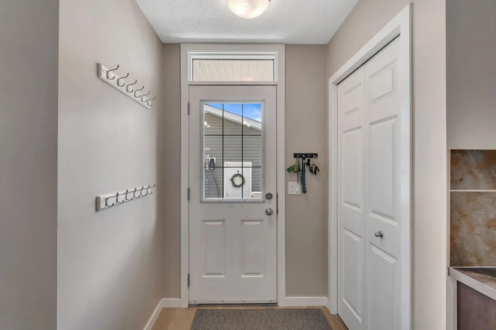 27 River Heights Crescent Cochrane AB T4C 0J3