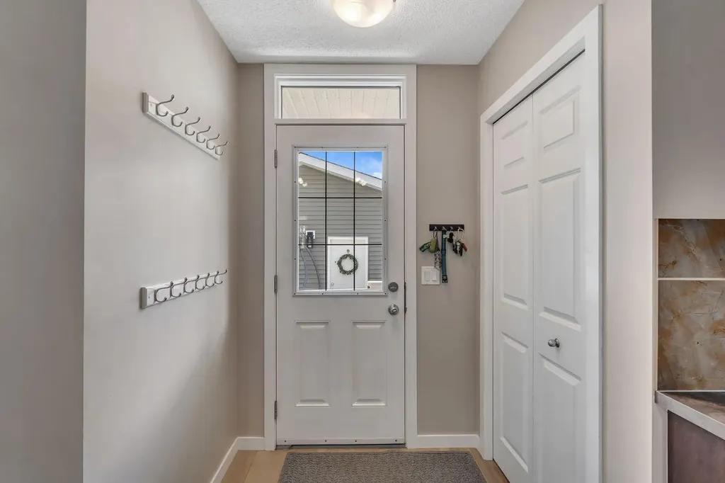 27 River Heights Crescent Cochrane AB T4C 0J3