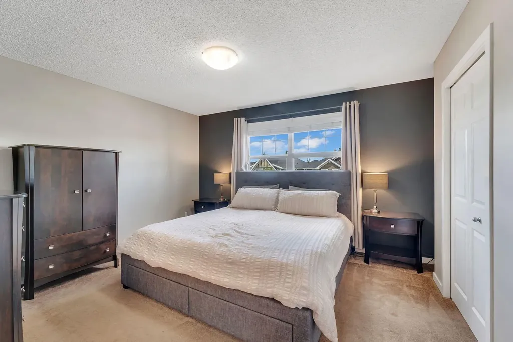 27 River Heights Crescent Cochrane AB T4C 0J3