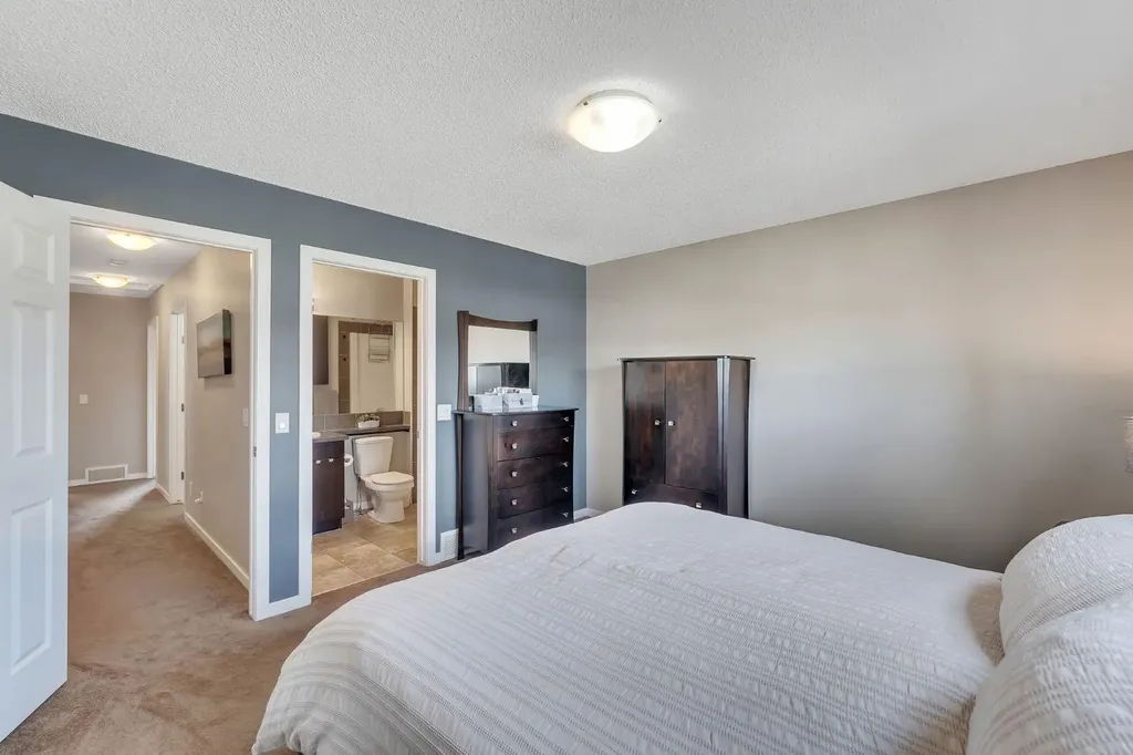 27 River Heights Crescent Cochrane AB T4C 0J3