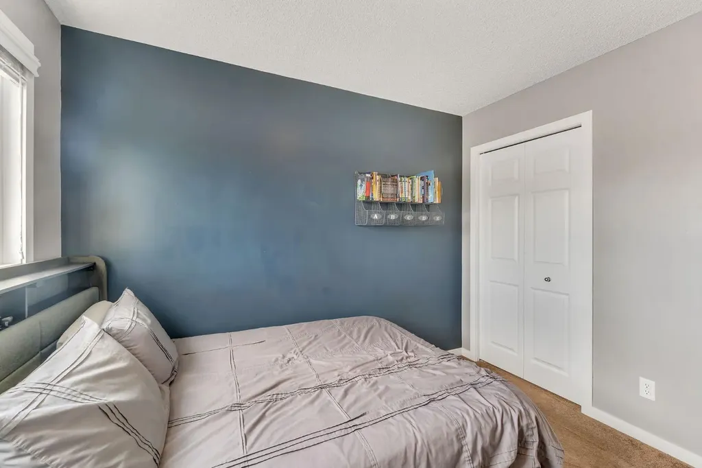 27 River Heights Crescent Cochrane AB T4C 0J3