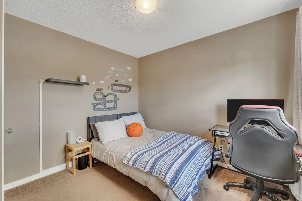 27 River Heights Crescent Cochrane AB T4C 0J3