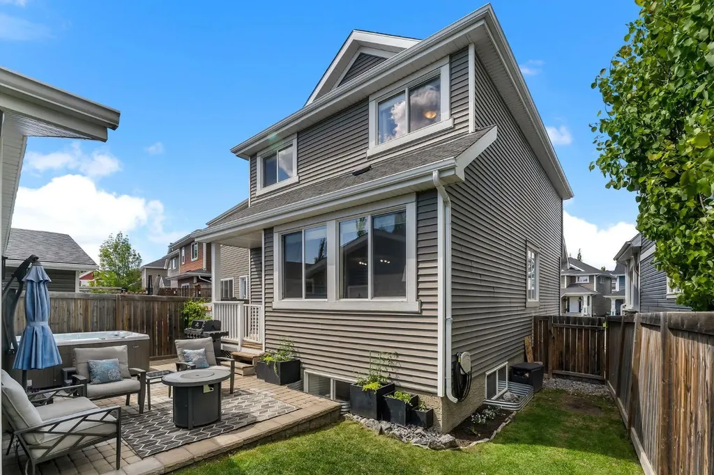 27 River Heights Crescent Cochrane AB T4C 0J3