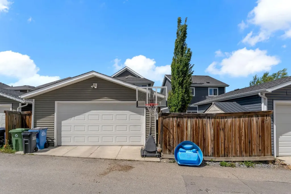 27 River Heights Crescent Cochrane AB T4C 0J3