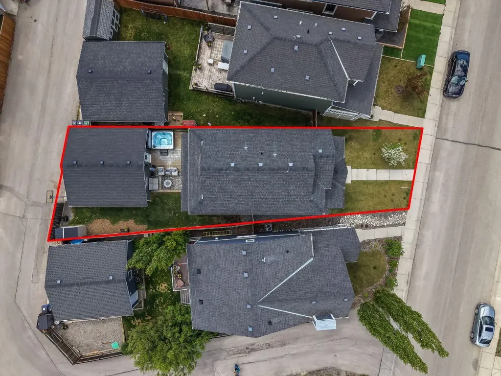 27 River Heights Crescent Cochrane AB T4C 0J3