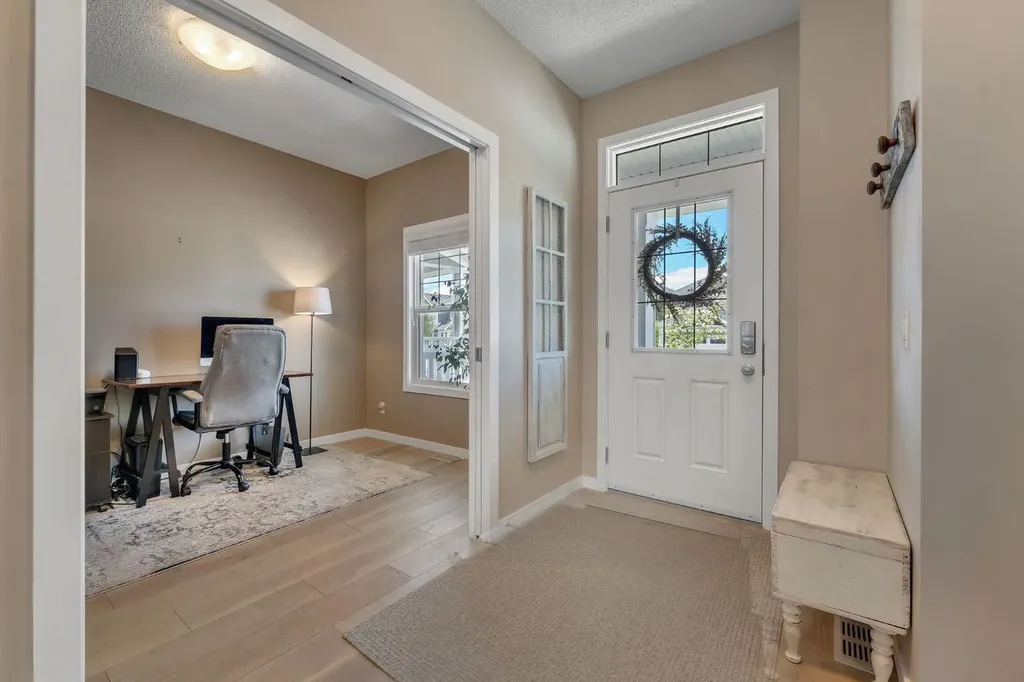 27 River Heights Crescent Cochrane AB T4C 0J3