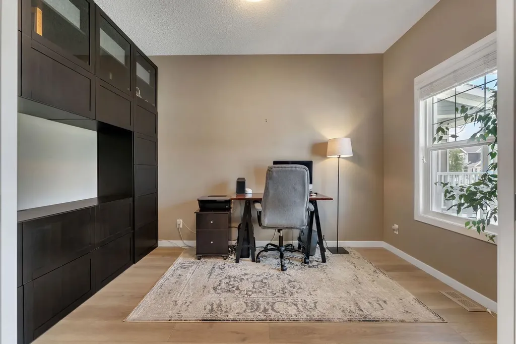 27 River Heights Crescent Cochrane AB T4C 0J3