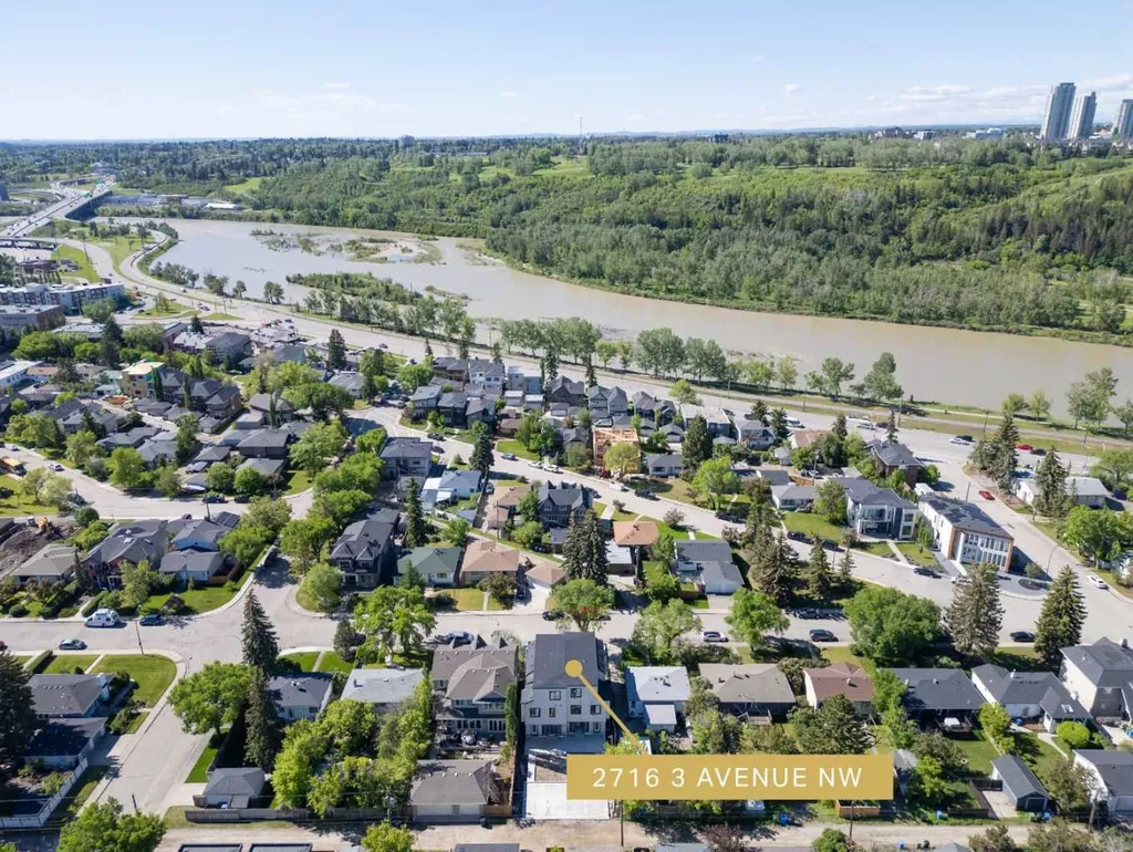 2716 3 Avenue NW Calgary AB T2N 0L7