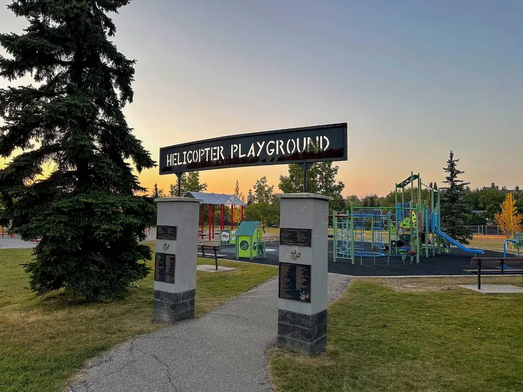 2716 3 Avenue NW Calgary AB T2N 0L7