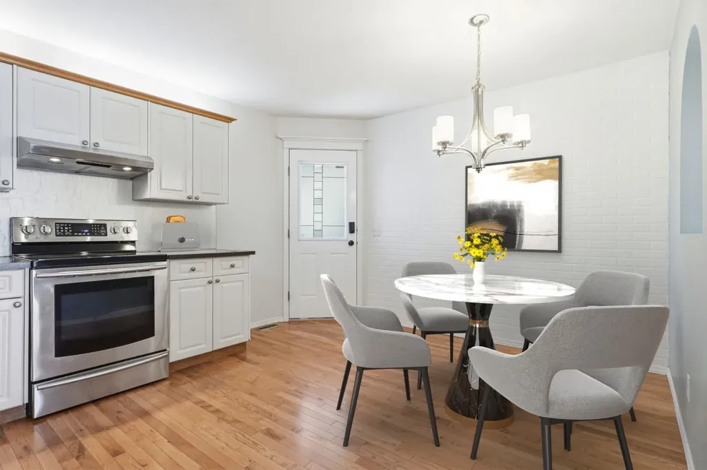1925 35 Street SW Calgary AB T3E 2X4