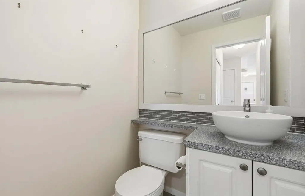 1925 35 Street SW Calgary AB T3E 2X4