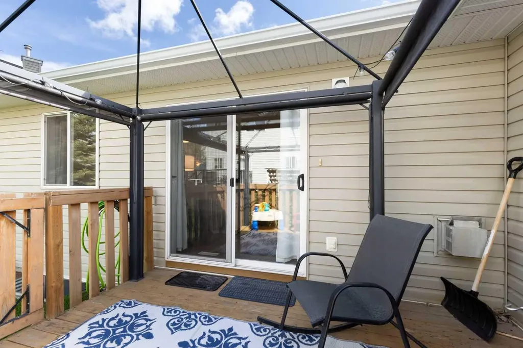 117 Bow Ridge Drive Cochrane AB T4C 2G9