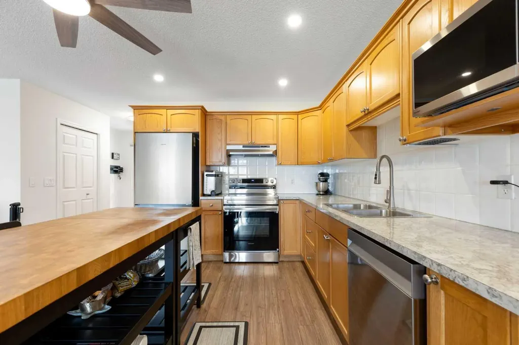 117 Bow Ridge Drive Cochrane AB T4C 2G9