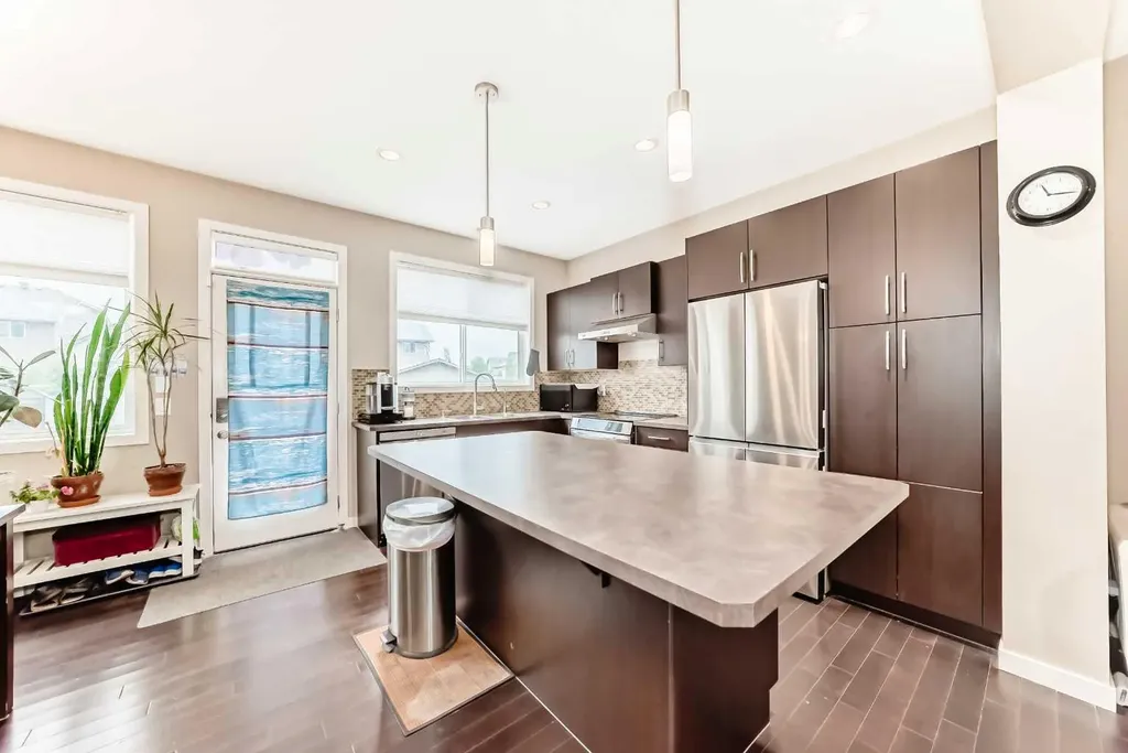 109 New Brighton Park SE Calgary AB T2Z 1B2