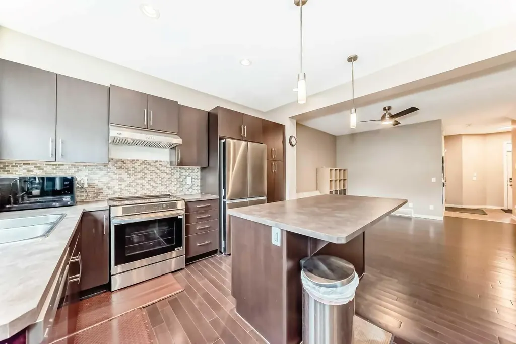 109 New Brighton Park SE Calgary AB T2Z 1B2