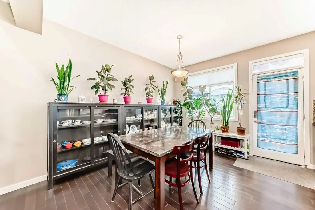 109 New Brighton Park SE Calgary AB T2Z 1B2
