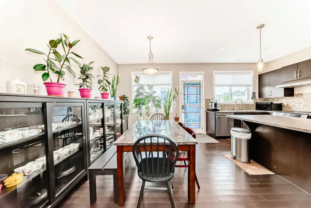 109 New Brighton Park SE Calgary AB T2Z 1B2