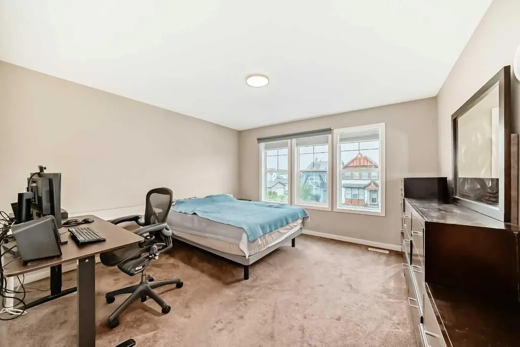 109 New Brighton Park SE Calgary AB T2Z 1B2