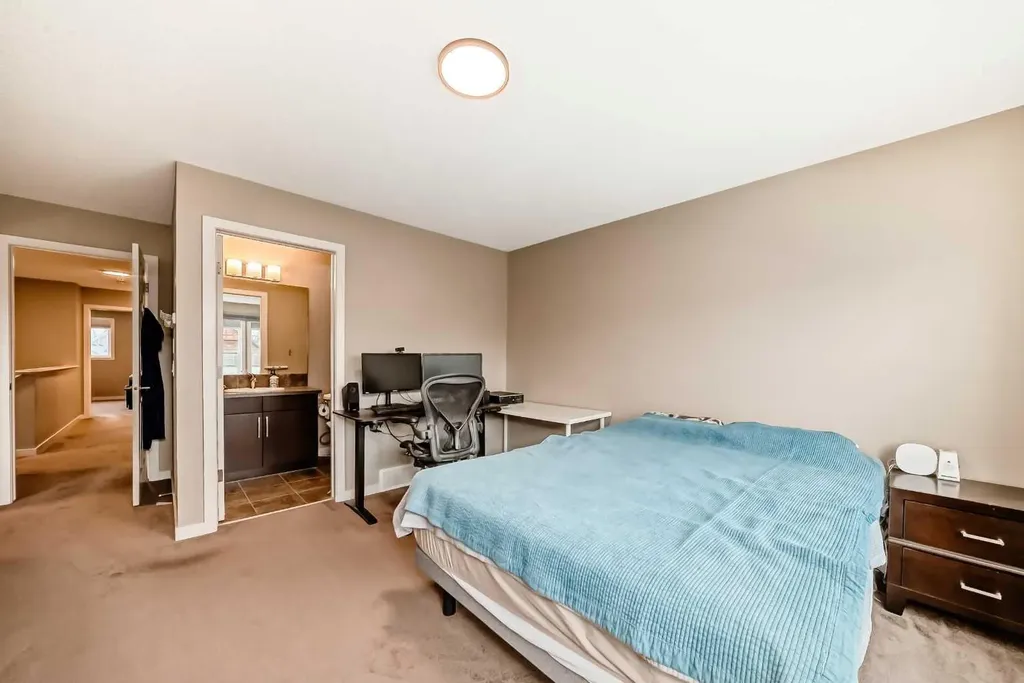109 New Brighton Park SE Calgary AB T2Z 1B2