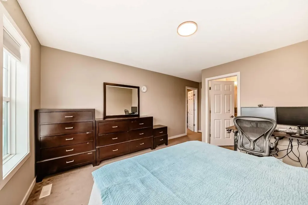 109 New Brighton Park SE Calgary AB T2Z 1B2