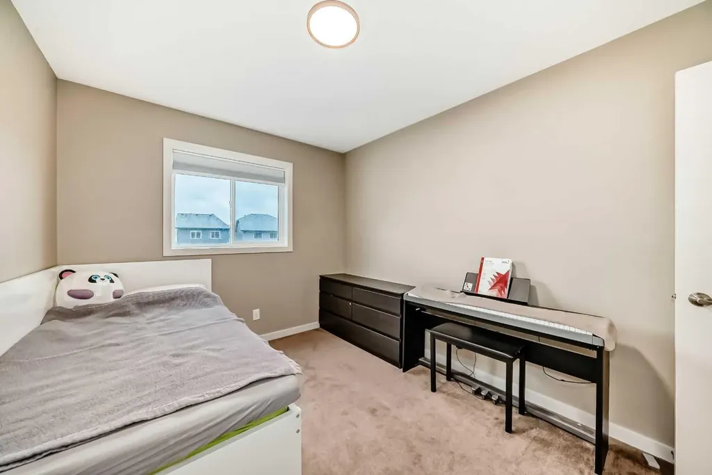 109 New Brighton Park SE Calgary AB T2Z 1B2