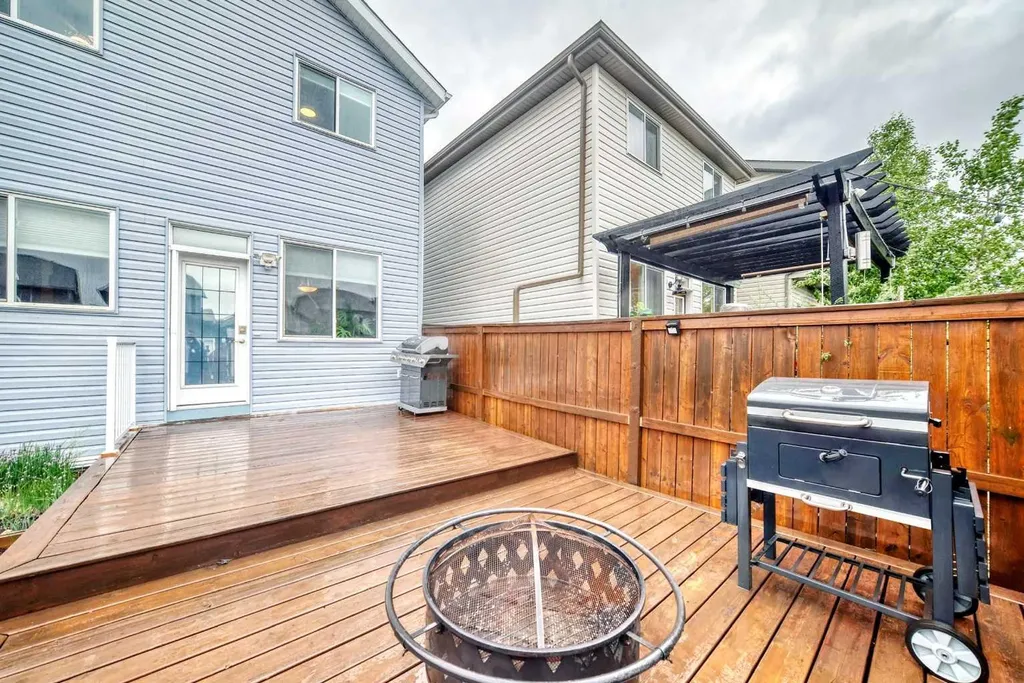 109 New Brighton Park SE Calgary AB T2Z 1B2