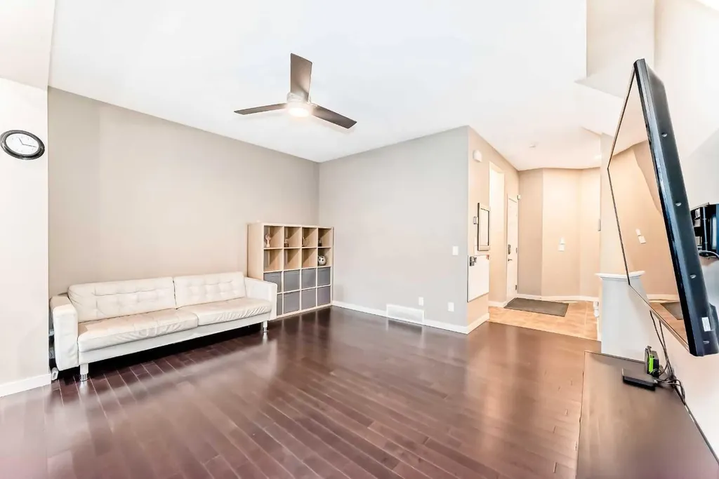 109 New Brighton Park SE Calgary AB T2Z 1B2