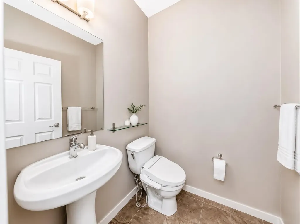 109 New Brighton Park SE Calgary AB T2Z 1B2
