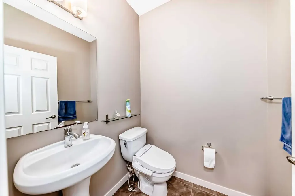 109 New Brighton Park SE Calgary AB T2Z 1B2