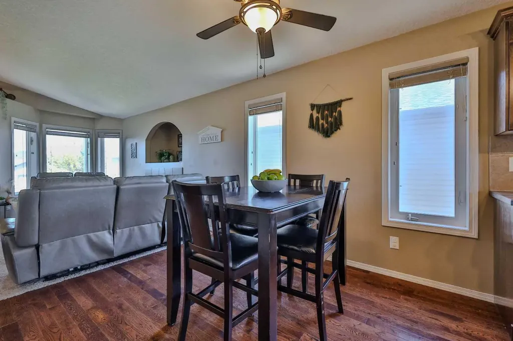 308 Tartan Circle W Lethbridge AB T1J 0Z1
