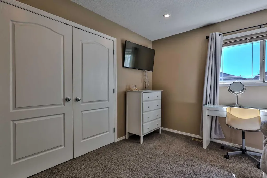308 Tartan Circle W Lethbridge AB T1J 0Z1