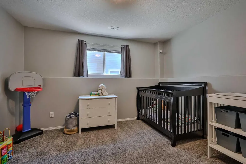 308 Tartan Circle W Lethbridge AB T1J 0Z1