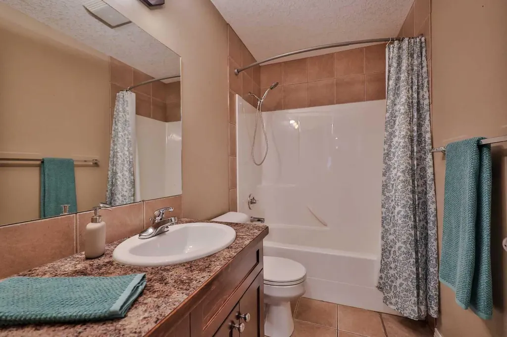 308 Tartan Circle W Lethbridge AB T1J 0Z1